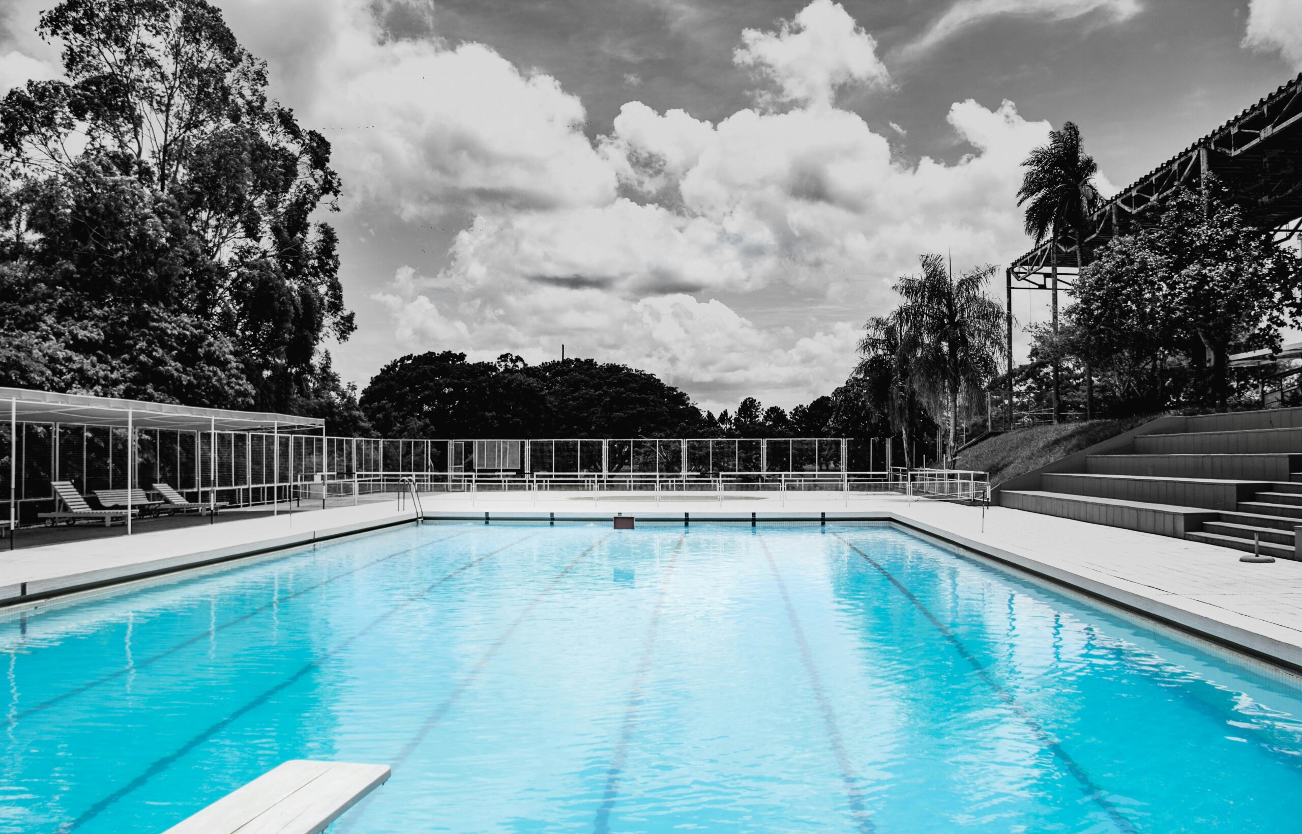 best swimming pool contractor, skimmer overflow infinity pools Dubai