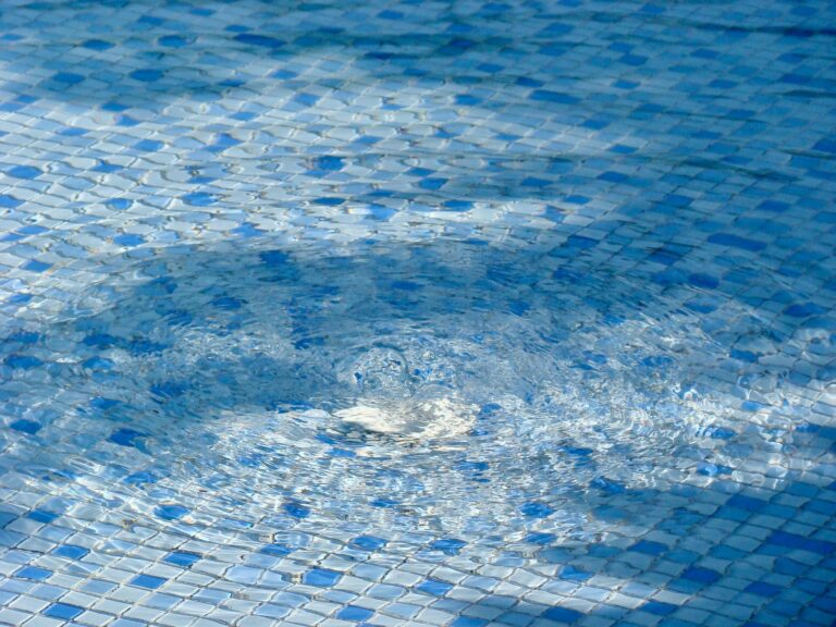 Selecting the Best Mosaic Tiles for Your Swimming Pool in UAE