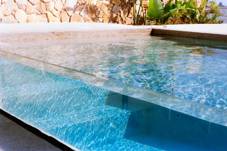 acrylic pool panels dubai