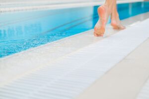 luxury swimming pool dubai