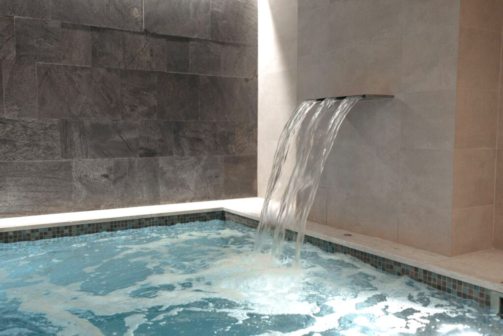 pool cleaning dubai